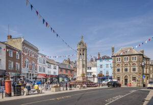 Launceston Town -15 min drive